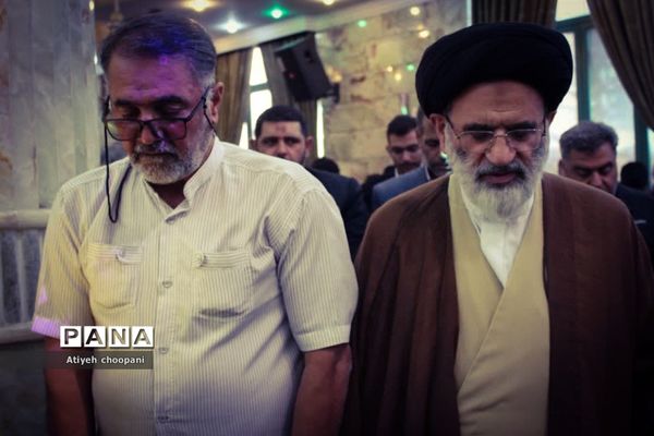 نماز جماعت دانش‌آموزی در راستای اجرای طرح( نور چشم)