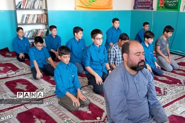 نماز جماعت و نشست‌های بصیرتی هفته وحدت  مدارس رودهن