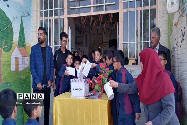 جشن عاطفه‌ها در دبستان قرآنی شهید منتظرقائم شهرستان خاتم