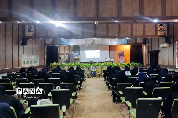 اختتامیه پویش کتاب خاتون و قوماندان