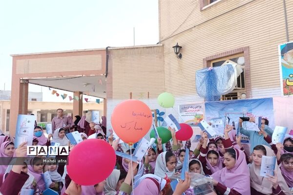 نواختن زنگ جشن عاطفه‌ها در مدارس بهبهان