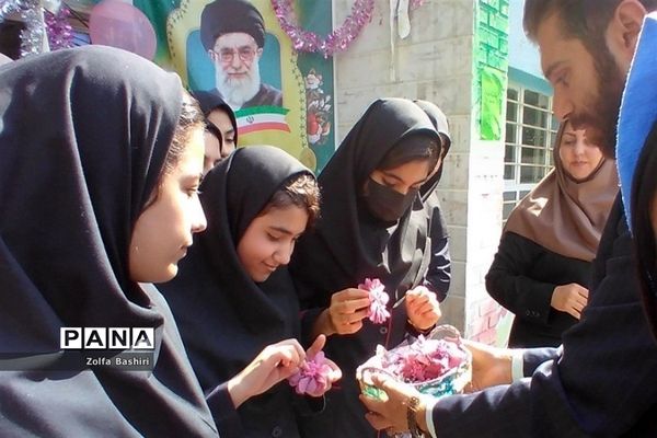 میلاد رسول اکرم(ص) در مدارس شهرستان‌قرچک