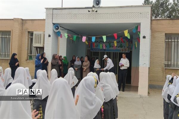 گرامیداشت روز نیروی انتظامی در دبستان دخترانه مزرعه صفادشت