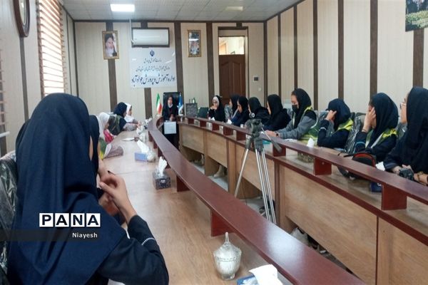 جلسه آموزشی خبرنویسی طرح هر مدرسه یک خبرنگار در  جواد‌آباد