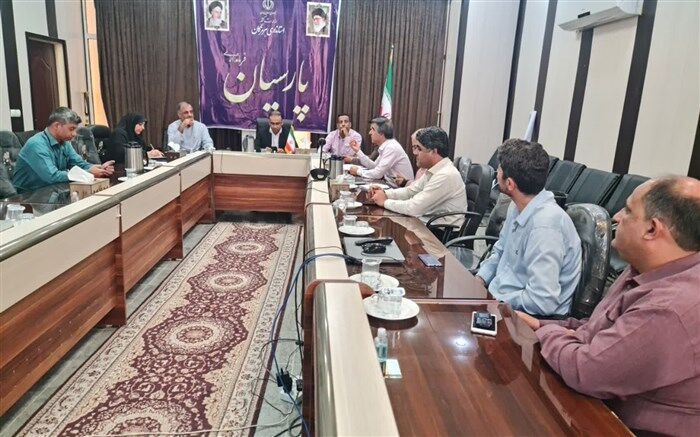 باید دانش‌آموزان را به سمت کتابخوانی سوق دهیم