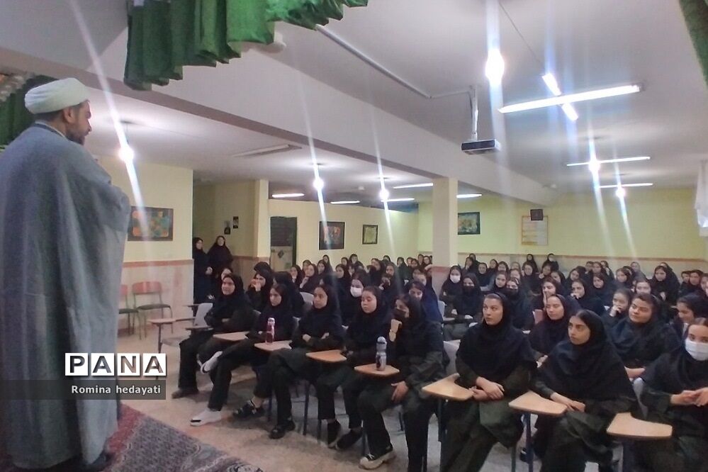 برگزاری کارگاه‌های مهارتی و رفتارهای اجتماعی در هنرستان مبتکران رودهن