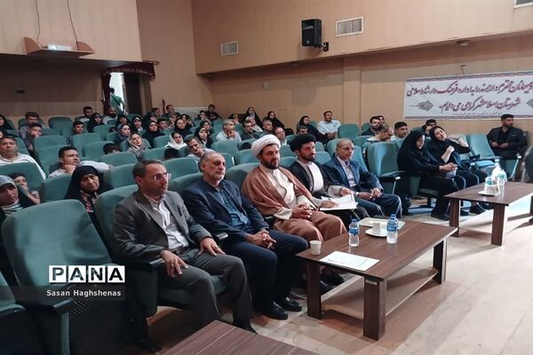 اختتامیه نمایشگاه خوشنویسی خط سرخ درشهرستان اسلامشهر