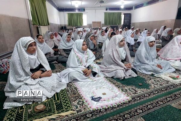 جشن نماز دانش‌آموزان آموزشگاه الله‌اکبر اسلامشهر