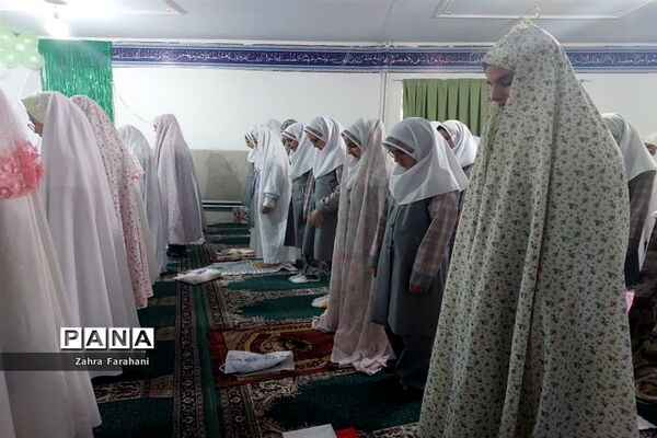 جشن نماز دانش‌آموزان آموزشگاه الله‌اکبر اسلامشهر