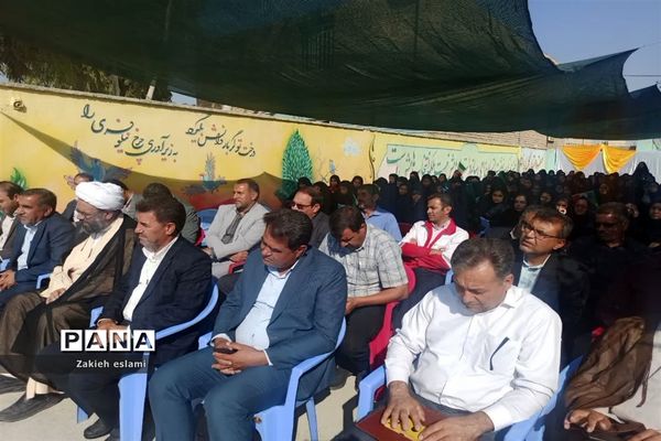 دبیرستان سمیه میزبان جشن عاطفه‌ها در شهرستان خاتم