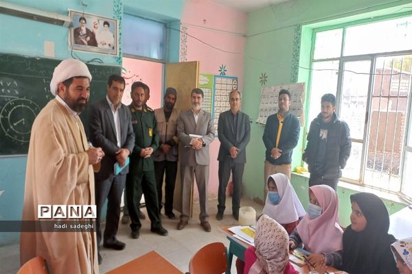 رزمایش شهرستانی اهداء لوازم التحریر به دانش‌آموزان مدارس دهستان سنگر شهرستان فاروج