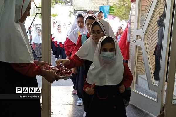 جشن هفته وحدت در دبستان دخترانه سما ۲ رودهن