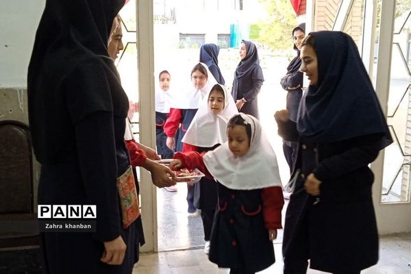 جشن هفته وحدت در دبستان دخترانه سما ۲ رودهن