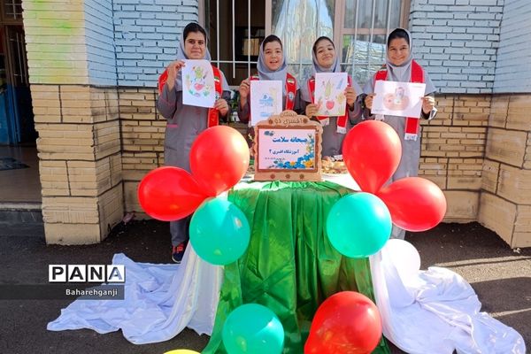 برپایی سفره صبحانه سلامت به‌مناسبت هفته وحدت در شیراز