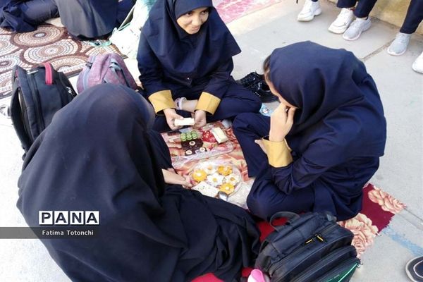 صبحانه وحدت در دبیرستان دخترانه حاج علی اکبر بهادر گراشی ناحیه ۳  شیراز