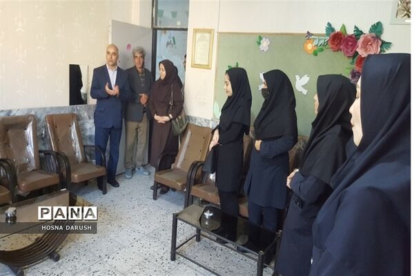 بازدید رئیس اداره آموزش و پرورش استثنایی از دبستان کامران مولوی