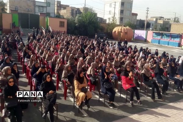 برگزاری جشن میلاد پیامبر حضرت محمد (ص) در مدرسه شهید وجدانی پاک چهاردانگه