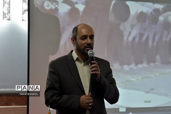 آیین زنگ نماز دانش‌آموزان مدرسه برکت علم بومهن