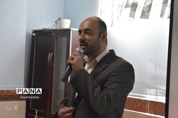 آیین زنگ نماز دانش‌آموزان مدرسه برکت علم بومهن