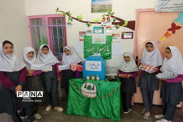 جشن عاطفه‌ها در دبستان حضرت زینب(س) خاتم