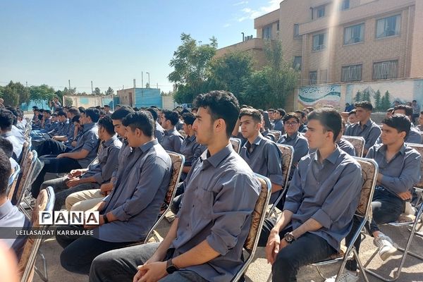 جشن میلاد حضرت محمد(ص) و امام جعفر صادق(ع) در دبیرستان نورالهدی کهریزک