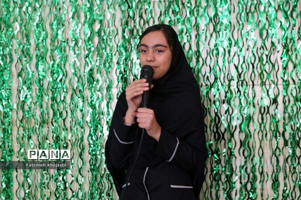 جشن میلاد پیامبر اکرم (ص) در مدرسه ندای‌زهرا شهرستان‌قرچک