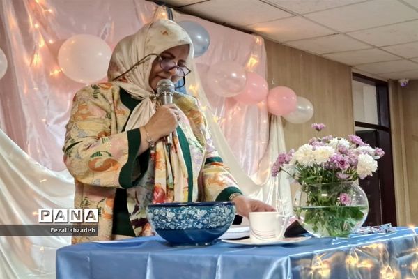 جشن باشکوه ولادت حضرت محمد(ص) در دبیرستان فرهنگ ۱۳