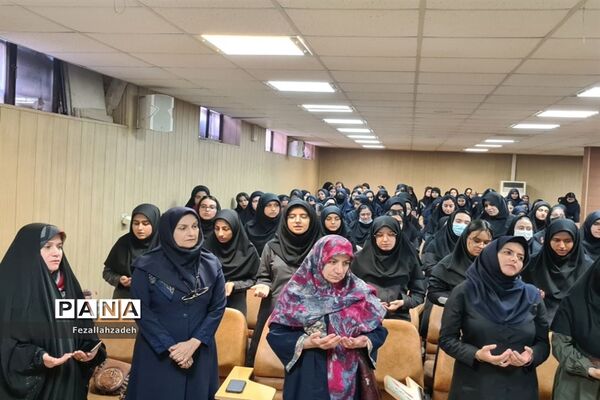 جشن باشکوه ولادت حضرت محمد(ص) در دبیرستان فرهنگ ۱۳