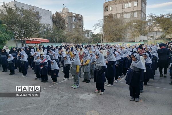 جشن میلاد پیامبر(ص) در دبستان کوثر