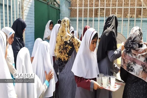 جشن میلاد حضرت رسول(ص) و امام صادق(ع) دبستان دخترانه سیدالشهدا(ع)