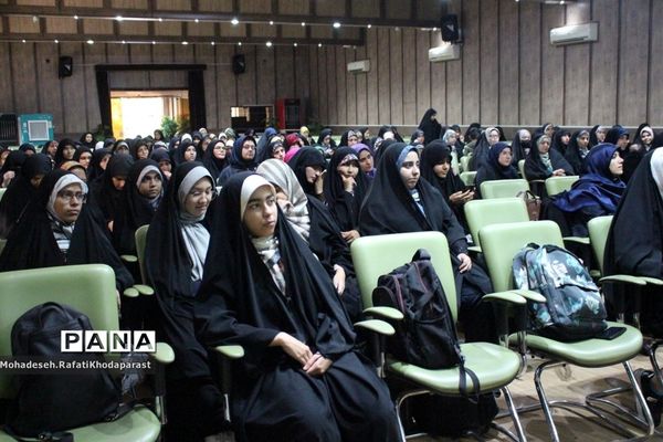 جشن میلاد پیامبر اکرم (ص) و امام جعفر صادق (ع) در سالن اجتماعات شهید چمران ناحیه ۵ مشهد