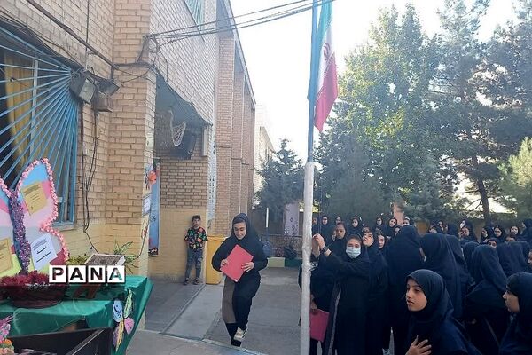 جشن هفته وحدت در مدارس رودهن