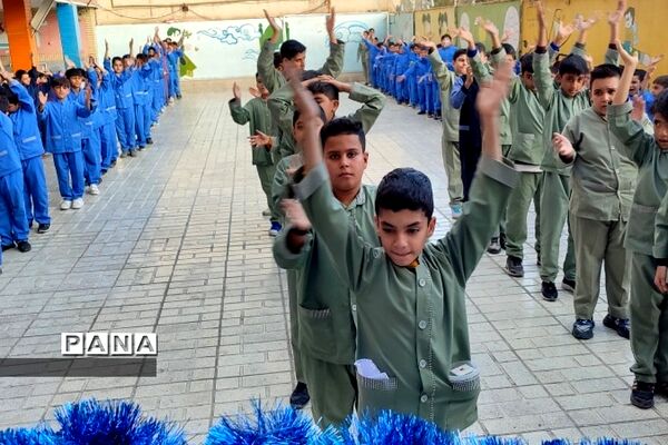 جشن هفته وحدت در مدارس رودهن