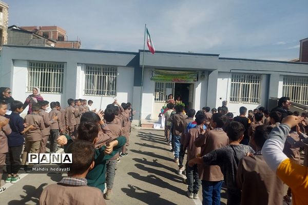 جشن هفته وحدت در مدارس رودهن