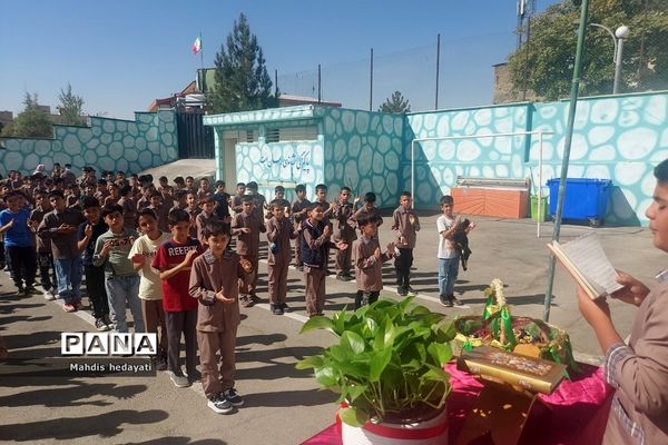 جشن هفته وحدت در مدارس رودهن