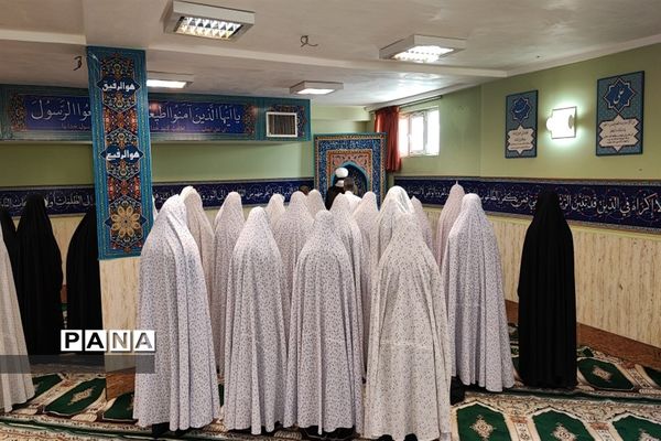 مراسم منطقه‌ای زنگ نماز در دبیرستان شهدای اقتدار ملارد