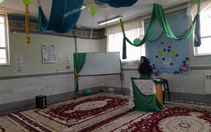 جشن ولادت پیامبر اکرم(ص) و امام صادق( ع) در دبیرستان حضرت خدیجه‌(س)