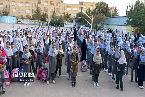 مراسم جشن میلاد پیامبر(ص‌) در دبستان لطیفه ناحیه ۷