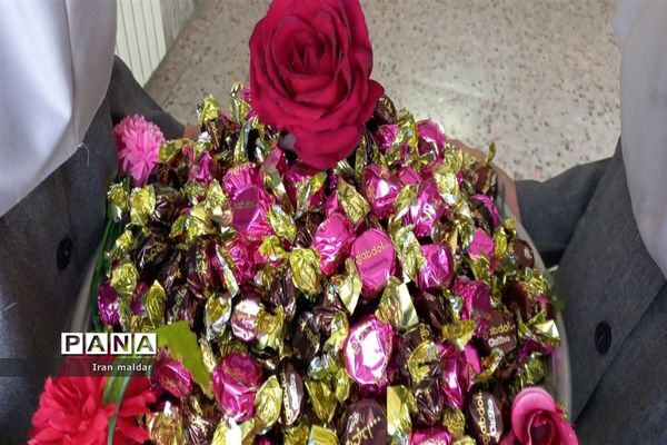 مراسم جشن میلاد پیامبر(ص‌) در دبستان لطیفه ناحیه ۷