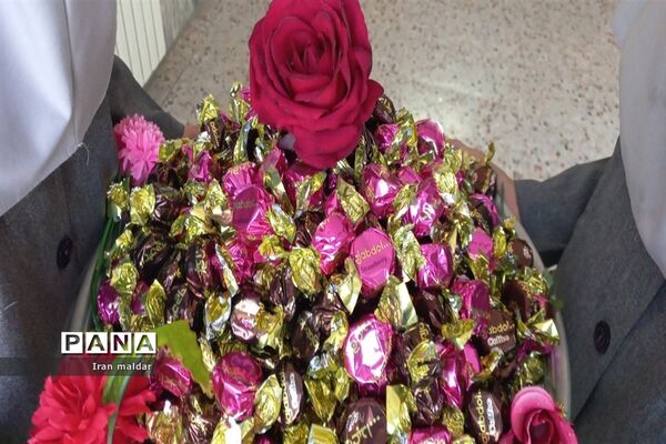 مراسم جشن میلاد پیامبر(ص‌) در دبستان لطیفه ناحیه ۷