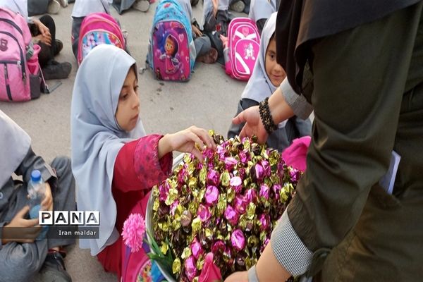 مراسم جشن میلاد پیامبر(ص‌) در دبستان لطیفه ناحیه ۷