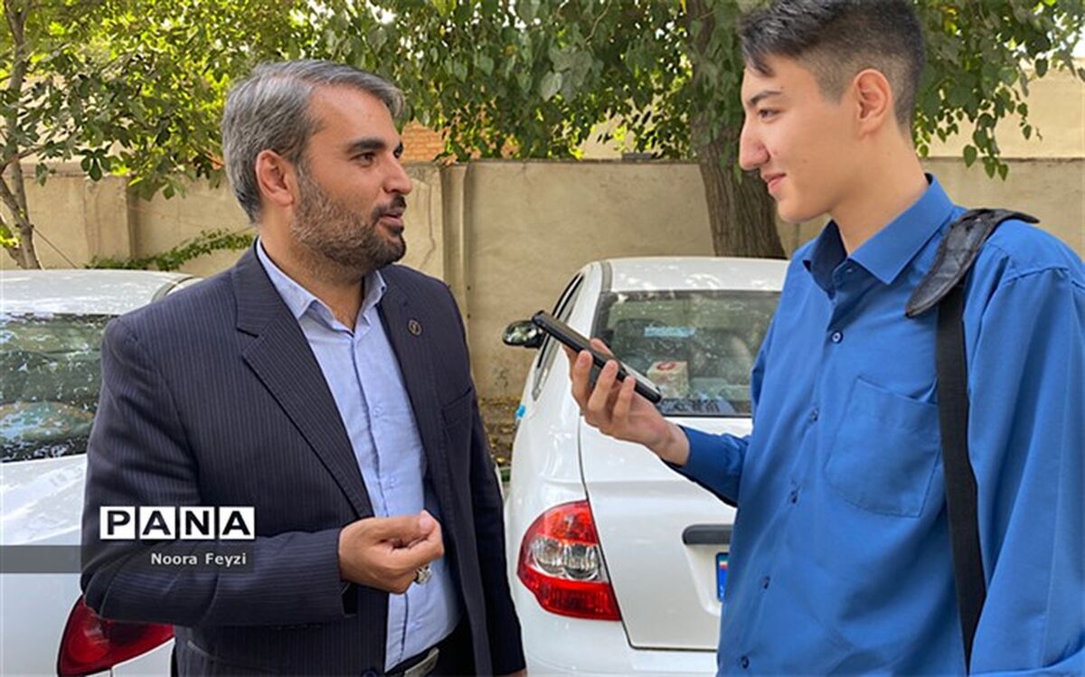 مدیر نمونه مدرسه‌ یک مدیر تمام‌ساحتی است