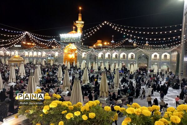 حال و هوای حرم مطهر رضوی در شب ولادت پیامبر اکرم (ص) و در شب ولادت امام جعفر صادق (ع)