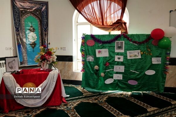 جشن ولادت پیامبر اکرم(ص) و امام جعفر صادق (ع) در دبیرستان حضرت مریم شهرستان کاشمر