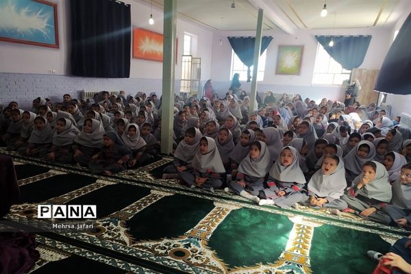 جشن میلاد حضرت محمد (ص) و امام جعفر صادق (ع)در دبستان فضیلت شهرستان کاشمر