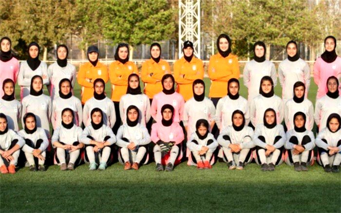 دختران نونهال فوتبالیست در پایتخت پا به توپ می‌شوند