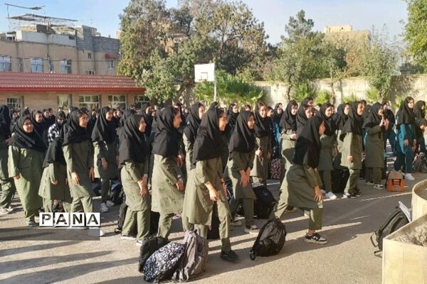 برگزاری جشن میلاد دو ستاره نورانی در دبیرستان مدنی منطقه ۱۸
