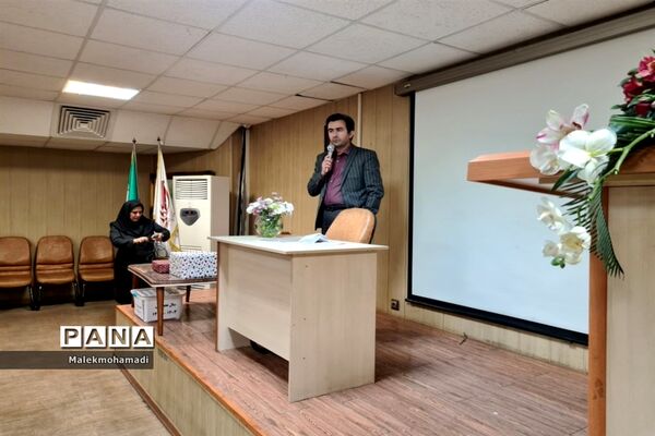 برگزاری انتخابات انجمن اولیا در دبیرستان فرهنگ ۱۳