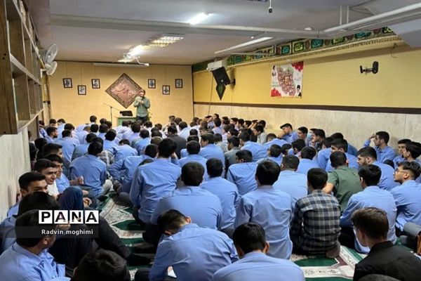 مراسم یادبود شهید‌هادی در دبیرستان دکتر حسابی منطقه ۸