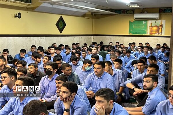 مراسم یادبود شهید‌هادی در دبیرستان دکتر حسابی منطقه ۸